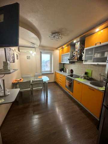 Продам 4 к.кв. У самомому центрі міста
