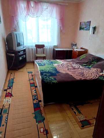 Продається 3 кімнатна квартира  м.Новоселиця,центр міста