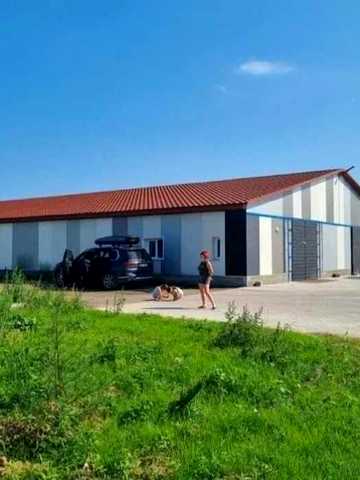 Продаж приміщення 3000м2  з земельною ділянкою с.Рокитне Рівн. р-н