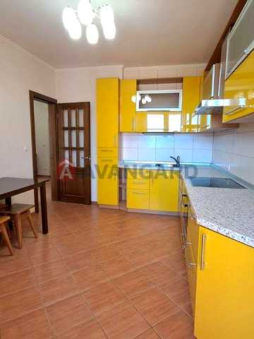 Осіння, 33 продаж  1 кімн. квартири 54 кв.м метро Академмістечко,