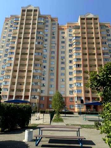 Здаю 1к квартиру 40 кв.м. біля гімназії, б-р Б. Хмельницького