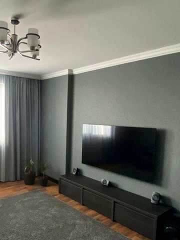 2к квартира на Митниці 80 м²