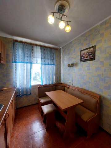 Продається 2-кімнатна квартира на вул. Центральної Ради, 15, м. Шостка