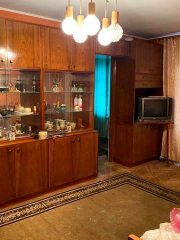 Квартира три кімнатна