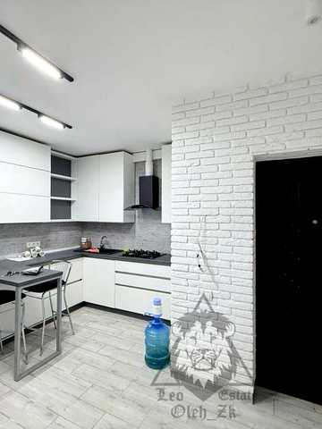 Оренда ПРОСТОРОЇ 2-кім кв. 70 m² ЖК «Велика Британія» вул. Шевченка 19. До центру 15 хв ходьби. Опалення - індивідуальне. ДВА БАЛКОНИ