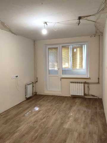 Реальная. Продам 2 ком. 51м2 квартиру. Алексеевка. Высокий первый этаж.