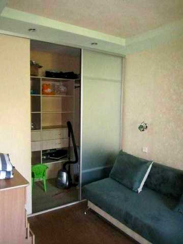 Продам 2-комнатную квартиру на  ХТЗ, Алескандровский проспект.