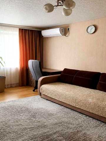 Продаж 2 кімнатної квартири  2/5.  + Гараж КОД №9972