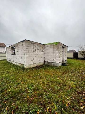 Станишівка недобудова за зупинкою « Лікарня»
