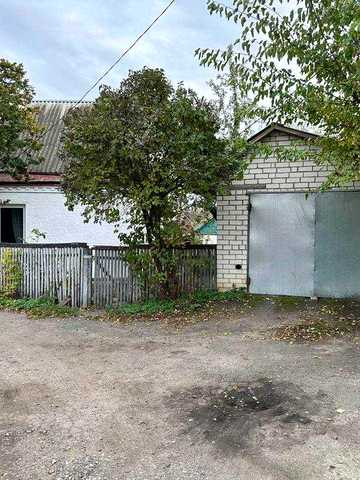 Продається затишний цегляний будинок із ділянкою 10 соток в центрі міста Хорол