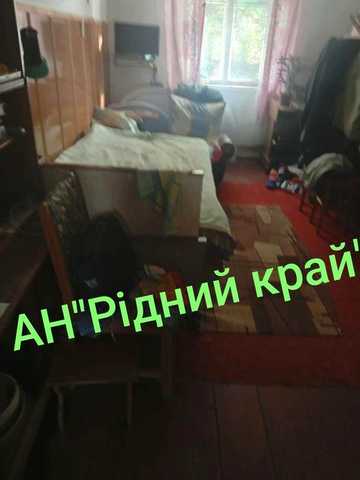 Продамо  дешеву 1  квартиру.Спальний рн.