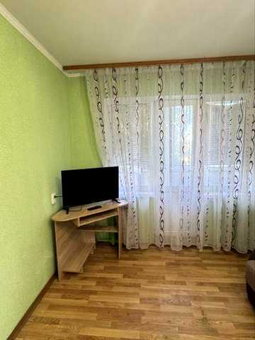 Здам 1 кім квартиру біля ЦУМа по вул. Небесної Сотні