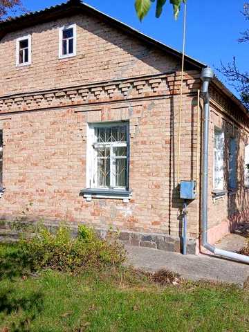 Будинок, ділянка з виходом до водойми