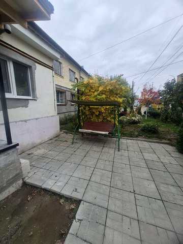 Продам - 3х кімнатну квартиру-с.Димер,центр,дешево.