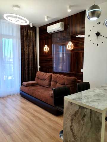 None 900 USD