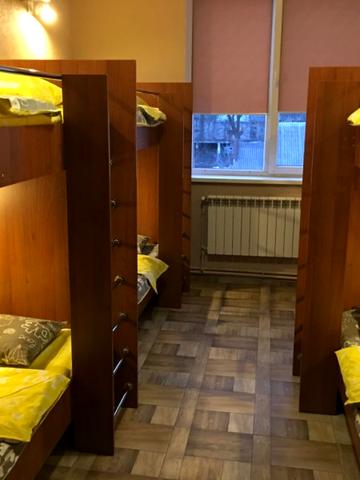 Место в шестиместной комнате