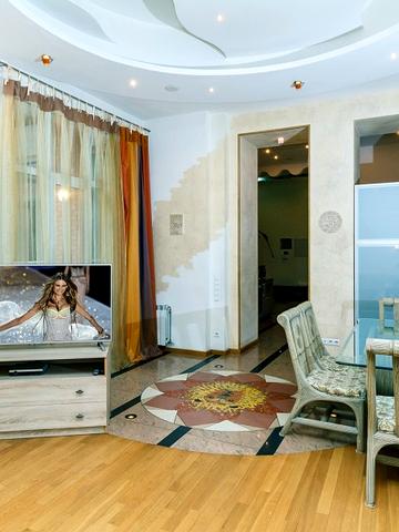 Шикарная VIP квартира на Крещатике с сауной