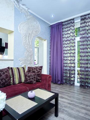 Яркая стильная квартира на 4 человека возле Горсада