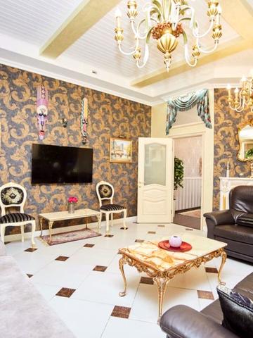 Квартира в Аркадии с террасой и лужайкой