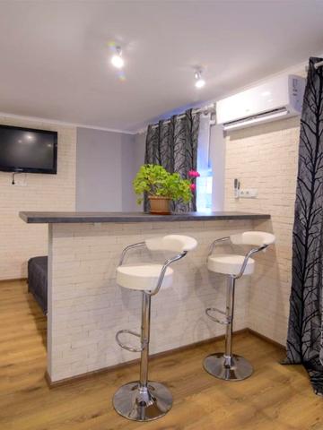 Современная студия возле моря