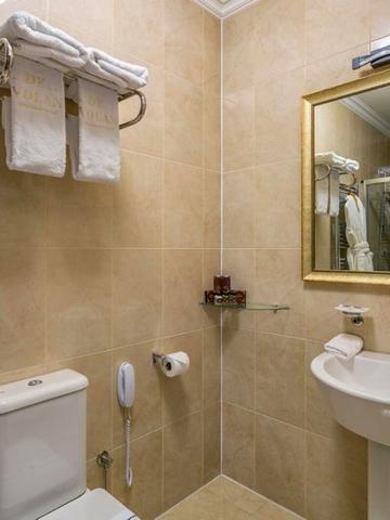 Бутик-отель Де Волан - улучшенный номер с двуспальной кроватью