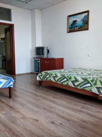 Светлая квартира в новом доме на Виноградаре