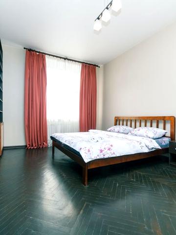 Квартира с 3 спальнями - Арена Сити. Крещатик. Бессарабка