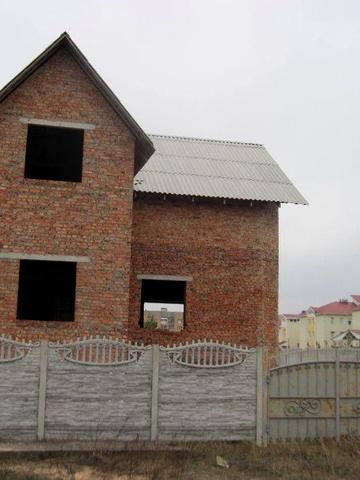 продам недостроенные дом и баню в городе Славутич