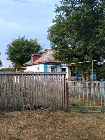 Продам хату з газом в с Мошуров по вул. Шевченка 33