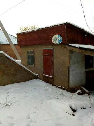 Продам  будинок в центрі села.