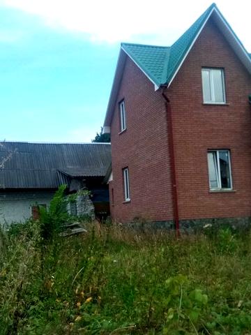 Продам двух этажный дом.