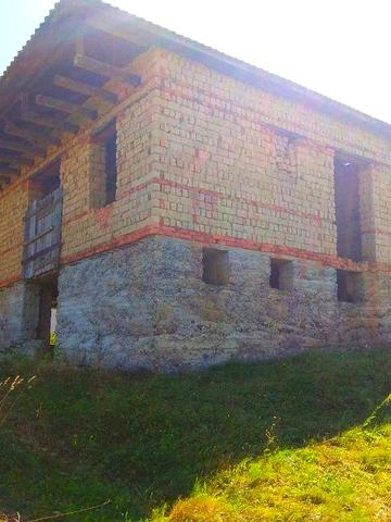 Продам дом в с.Стройное реальному покупателю торг