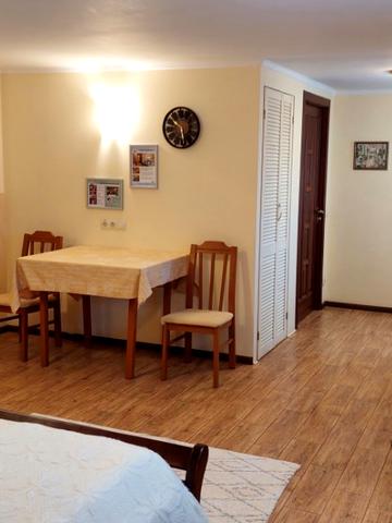 Студия у каньона с террасой и бассейном Родинний маєток Family Estate