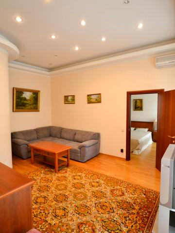 Удобная квартира возле Львовской площади