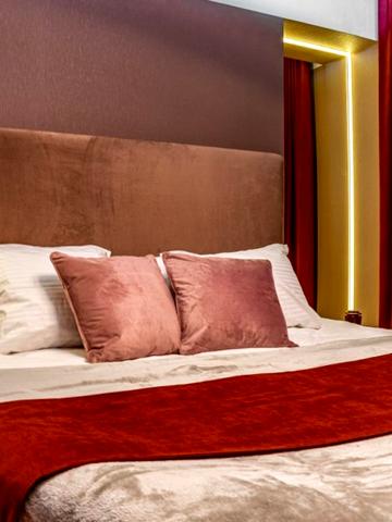 Элитная студия класса люкс рядом с Майданом с балконом