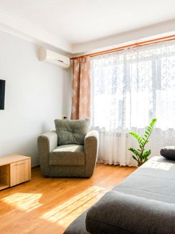 Шикарная квартира с отличным ремонтом возле метро Оболонь