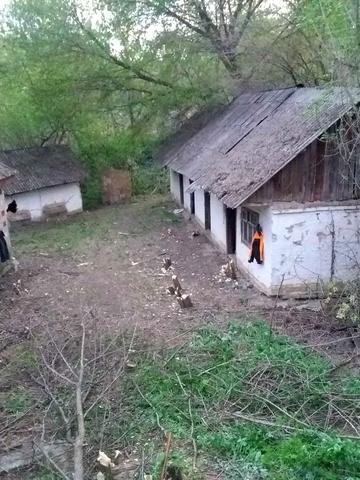 Продам земельну ділянку з будинком