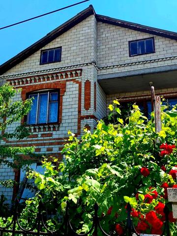 Продам  двоповерховий будинок