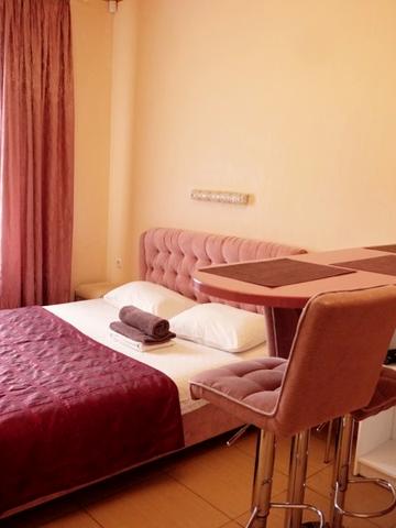 Яркая смарт-студия на центральном проспекте и в пешей доступности от ЖД вокзала Днепра.