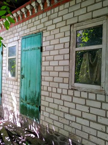 Продам півбудинку