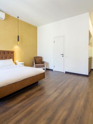 Просторные апартаменты с балконом возле метро и ТРЦ Gulliver