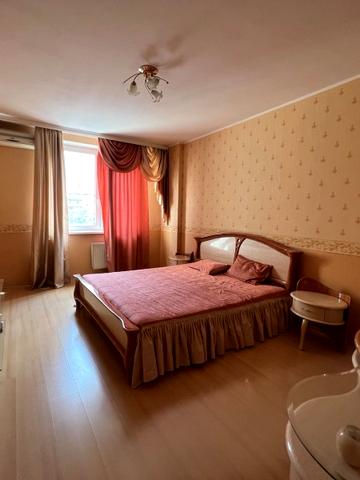 Двухкомнатная квартира около метро Левобережная