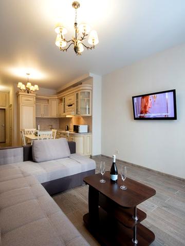 Стильные VIP апартаменты с панорамной спальней на Оболонской набережной