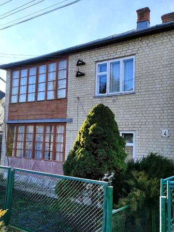 Продається 2-поверховий цегляний будинок. Чортків