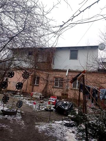 Продається дім строчно або обмін  на 3 кімнатну