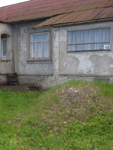 Продам 4 кімнатни будинок 35 км від Чернівців ,село Ржавенці