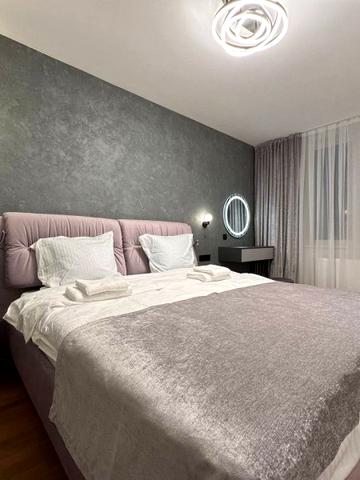 Дизайнерская стилизованная квартира с джакузи на ул. Под Голоском