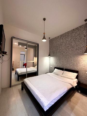 Современная квартира в центре с двумя спальнями в центре