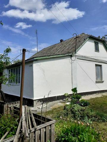 Продам будинок з приватизованою землею