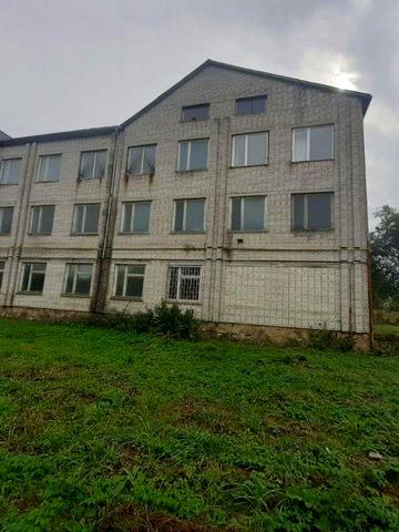 Оренда будівлі, можлива роздрібна оренда ( 2 і 3 поверх) 1 занято.